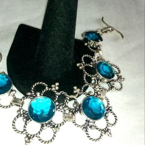 Artesian apatite toggle bracelet